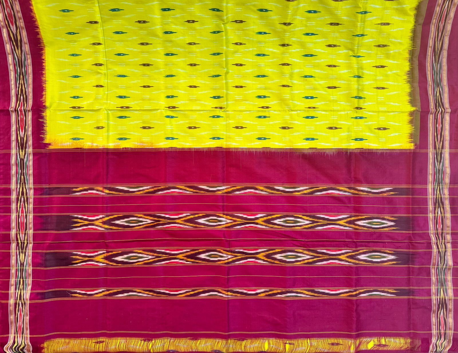 Pochampally Pure Silk Saree Lemon Yellow and Magenta in Ikkat pattern design without blouse piece