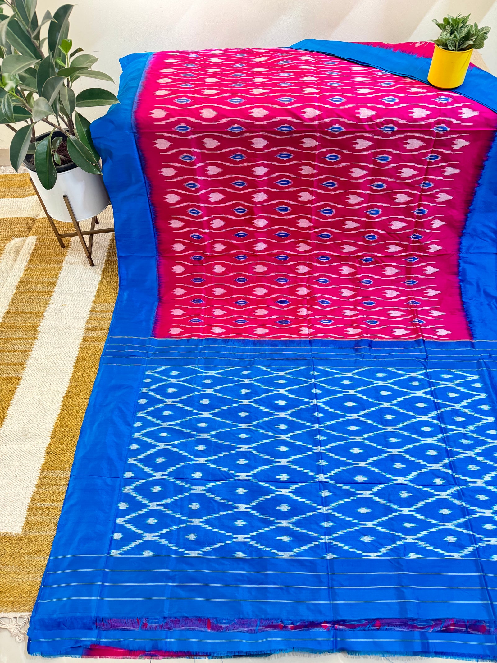 Pochampally Pure Silk Saree Pink and Blue in Ikkat pattern design without blouse piece