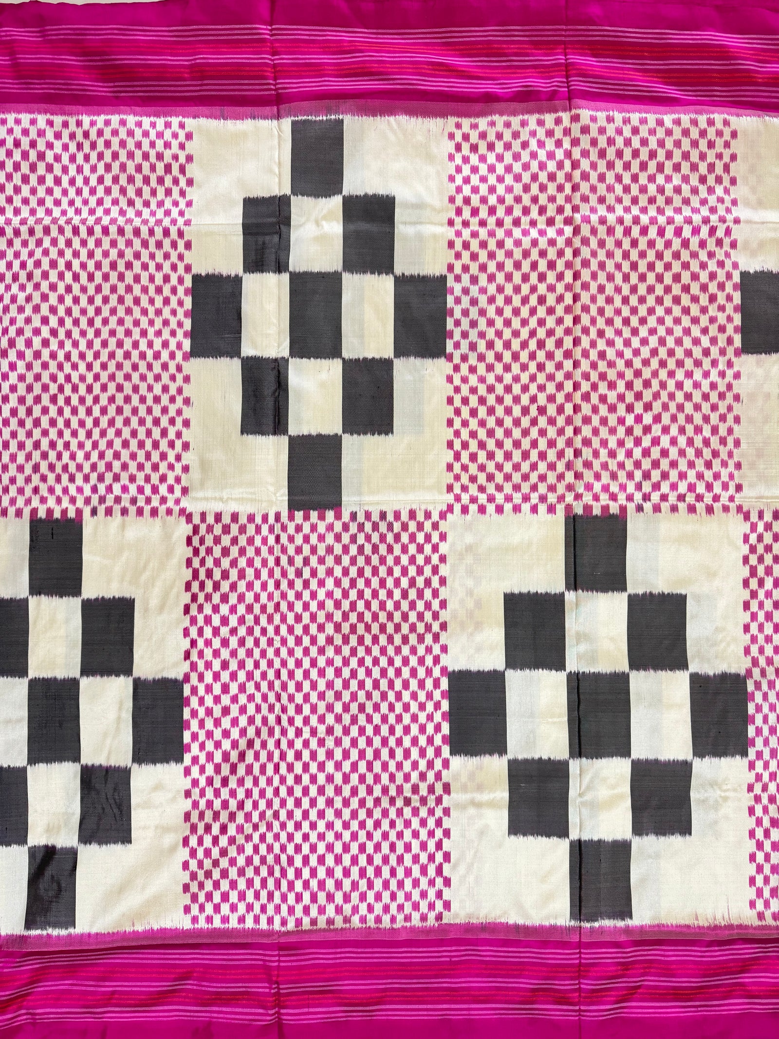 Pochampally Pure Silk Saree White and Pink in Alternating check pattern design with blouse piece