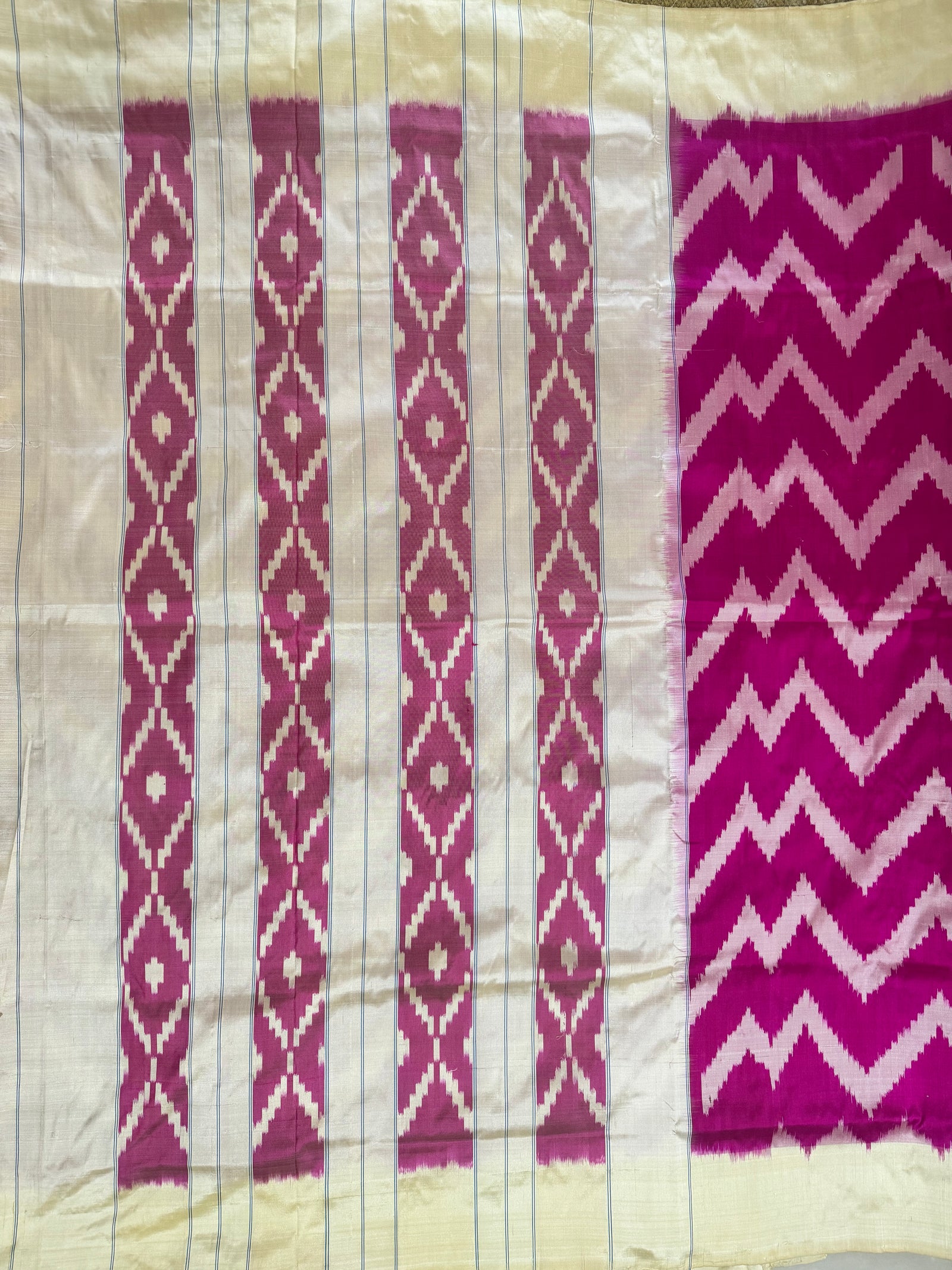 Pochampally Pure Silk Saree White and Pink in Ikkat Chevron pattern design with blouse piece