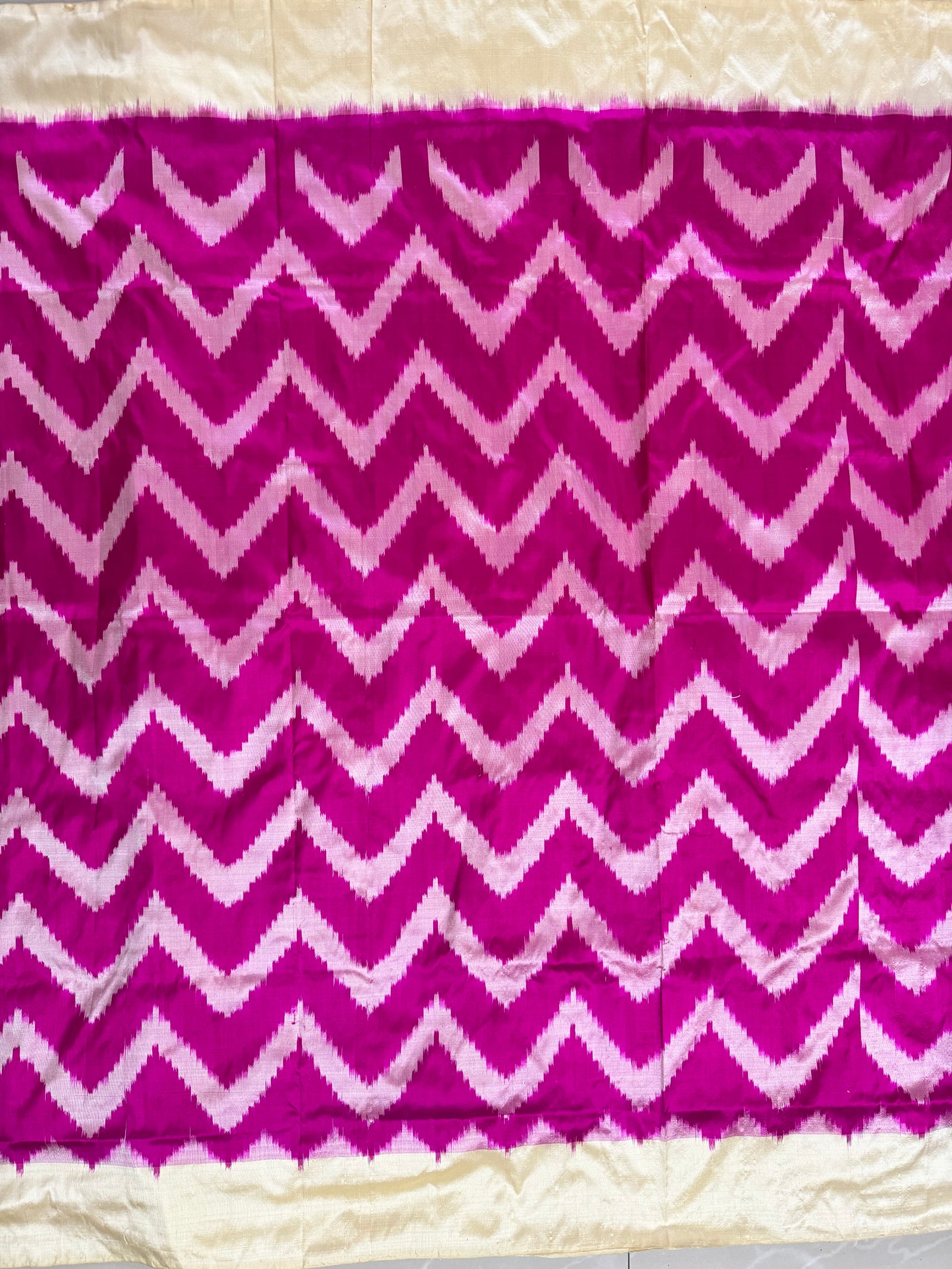 Pochampally Pure Silk Saree White and Pink in Ikkat Chevron pattern design with blouse piece