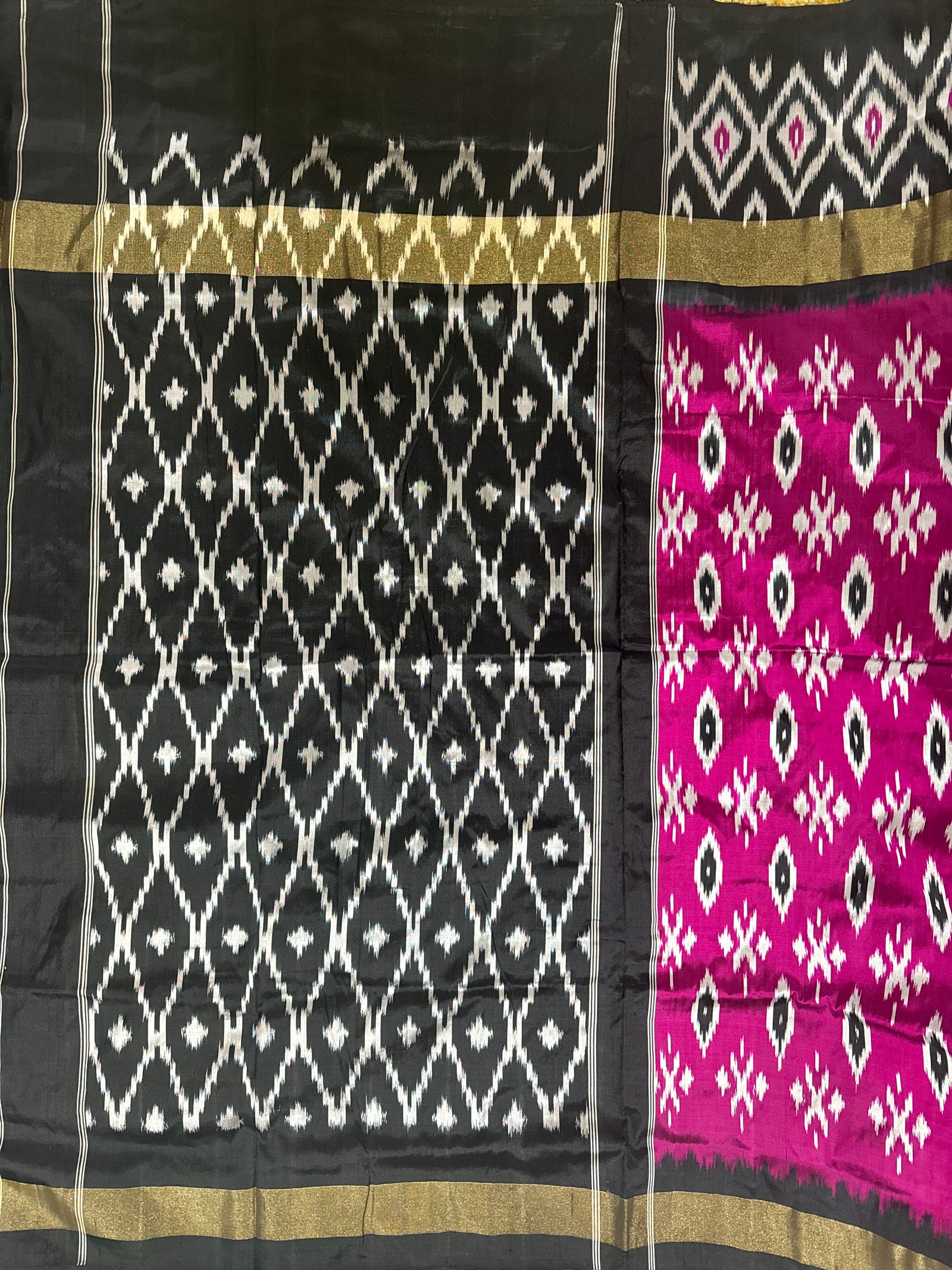 Pochampally Pure Silk Saree Magenta and Black in Ikkat pattern design with blouse piece