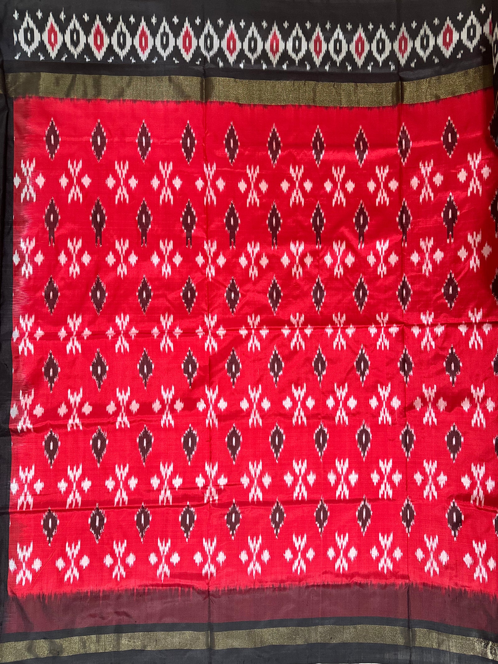 Pochampally Pure Silk Saree Red and Black in Ikkat pattern design with blouse piece