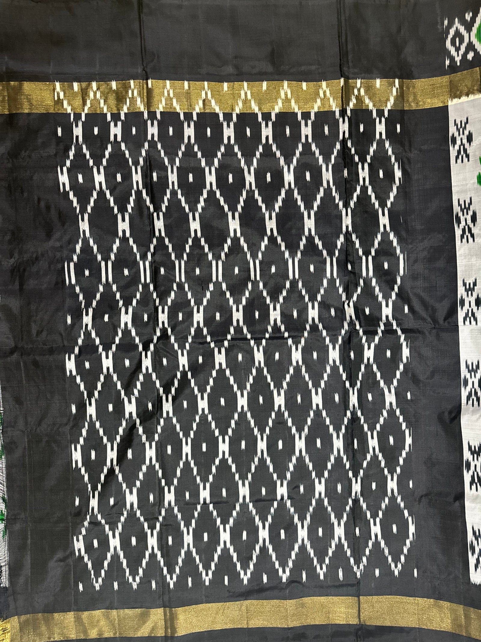 Pochampally Pure Silk Saree Grey and Black in Ikkat pattern design with blouse piece